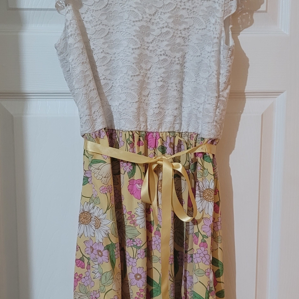 Size 16 Lilt Lace and Floral Kids Dress with Yellow Ribbon